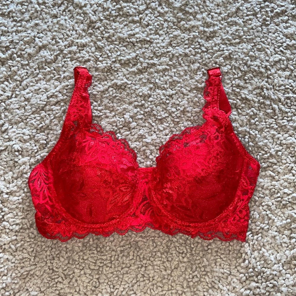 SHEIN RED LACE BRA